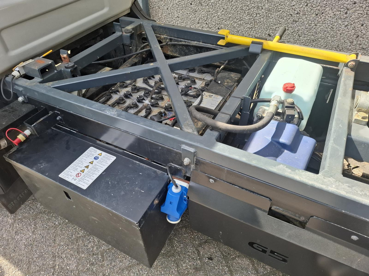 Goupil G5 Elektrische Stratenreinigingsmachine T-92-BSX - Alte utilaje: Foto 2 Goupil G5 Elektrische Stratenreinigingsmachine T-92-BSX - Alte utilaje: Foto 2