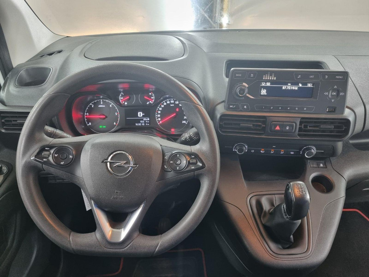Opel Combo 1.6D L1H1 Edition | 2018 | 163.018 km | V165TR | NAP: Logisch - Alte utilaje: Foto 5 Opel Combo 1.6D L1H1 Edition | 2018 | 163.018 km | V165TR | NAP: Logisch - Alte utilaje: Foto 5