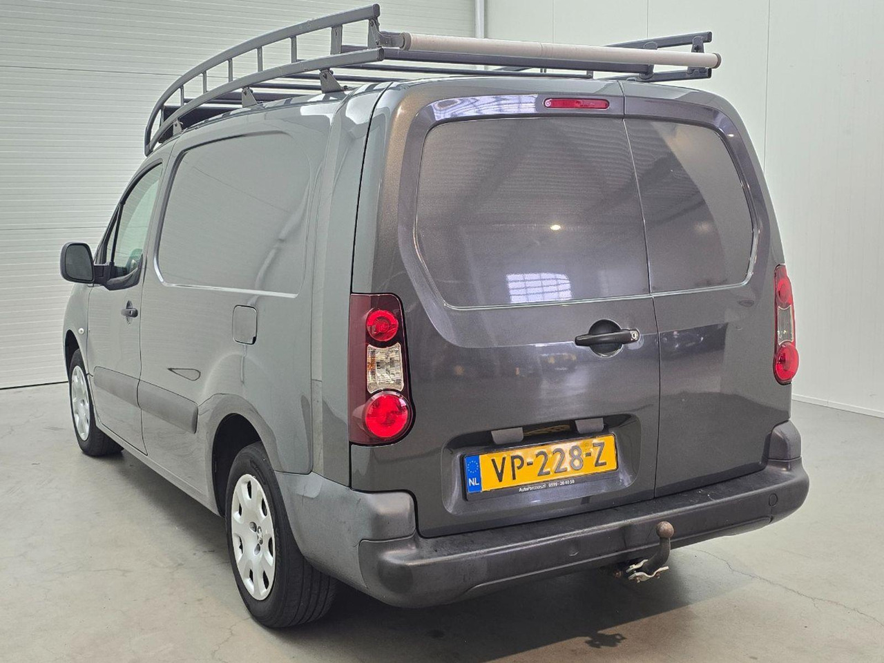 Peugeot Partner 122 1.6 HDi 90 L2 Première | 2015 | 169.353 km | VP228Z | NAP: Logisch - Alte utilaje: Foto 3 Peugeot Partner 122 1.6 HDi 90 L2 Première | 2015 | 169.353 km | VP228Z | NAP: Logisch - Alte utilaje: Foto 3