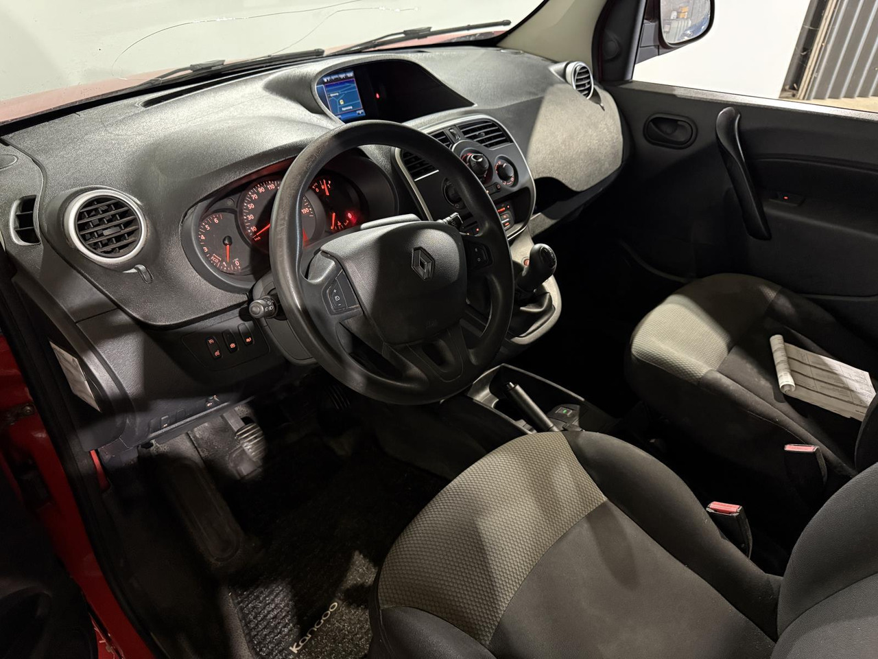 Renault | Kangoo | 1.5 dCi 90 Energy Luxe | 2018 | 228.806 km | V665KT | Logisch - Alte utilaje: Foto 5 Renault | Kangoo | 1.5 dCi 90 Energy Luxe | 2018 | 228.806 km | V665KT | Logisch - Alte utilaje: Foto 5