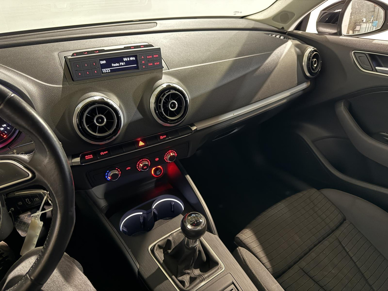 Audi | A3 Limousine | 1.6 TDI Ambition Pro Line Plus | 2014 | 271.612 km | GG798Z | Onlogisch - Berlină/ Sedan: Foto 2 Audi | A3 Limousine | 1.6 TDI Ambition Pro Line Plus | 2014 | 271.612 km | GG798Z | Onlogisch - Berlină/ Sedan: Foto 2