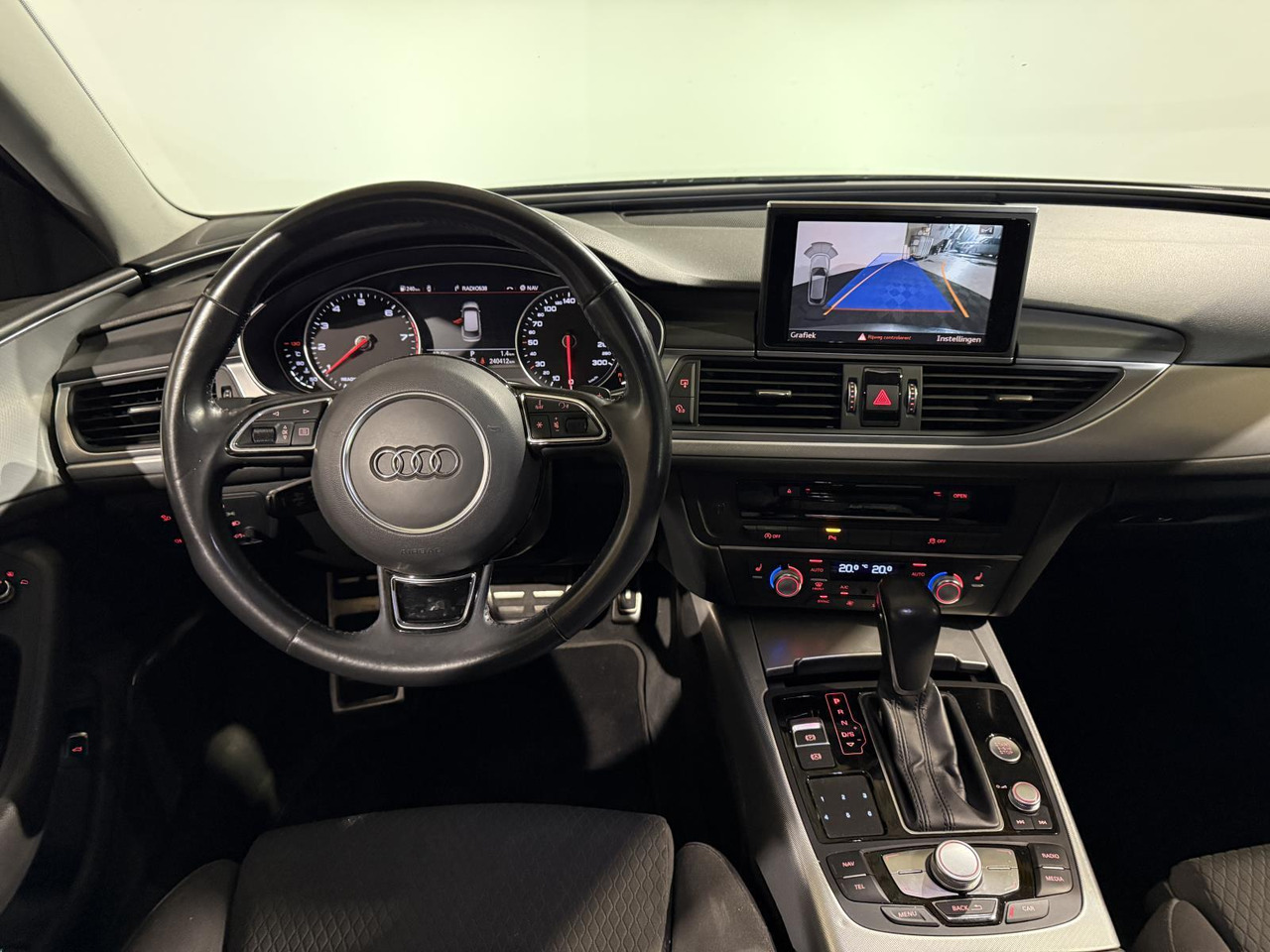 Audi | A6 Avant | 1.8 TFSI ultra Premium Edition | 2016 | 240.412 km | Automaat | L563VD | Geen oordeel - Automobil: Foto 3 Audi | A6 Avant | 1.8 TFSI ultra Premium Edition | 2016 | 240.412 km | Automaat | L563VD | Geen oordeel - Automobil: Foto 3