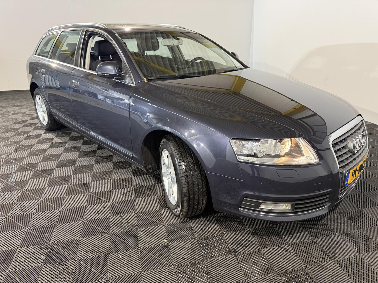 Audi | A6 Avant | 2.0 TFSI Business Edition | 2010 | 250.455 km | 91NGZ8 | Logisch - Automobil: Foto 5 Audi | A6 Avant | 2.0 TFSI Business Edition | 2010 | 250.455 km | 91NGZ8 | Logisch - Automobil: Foto 5
