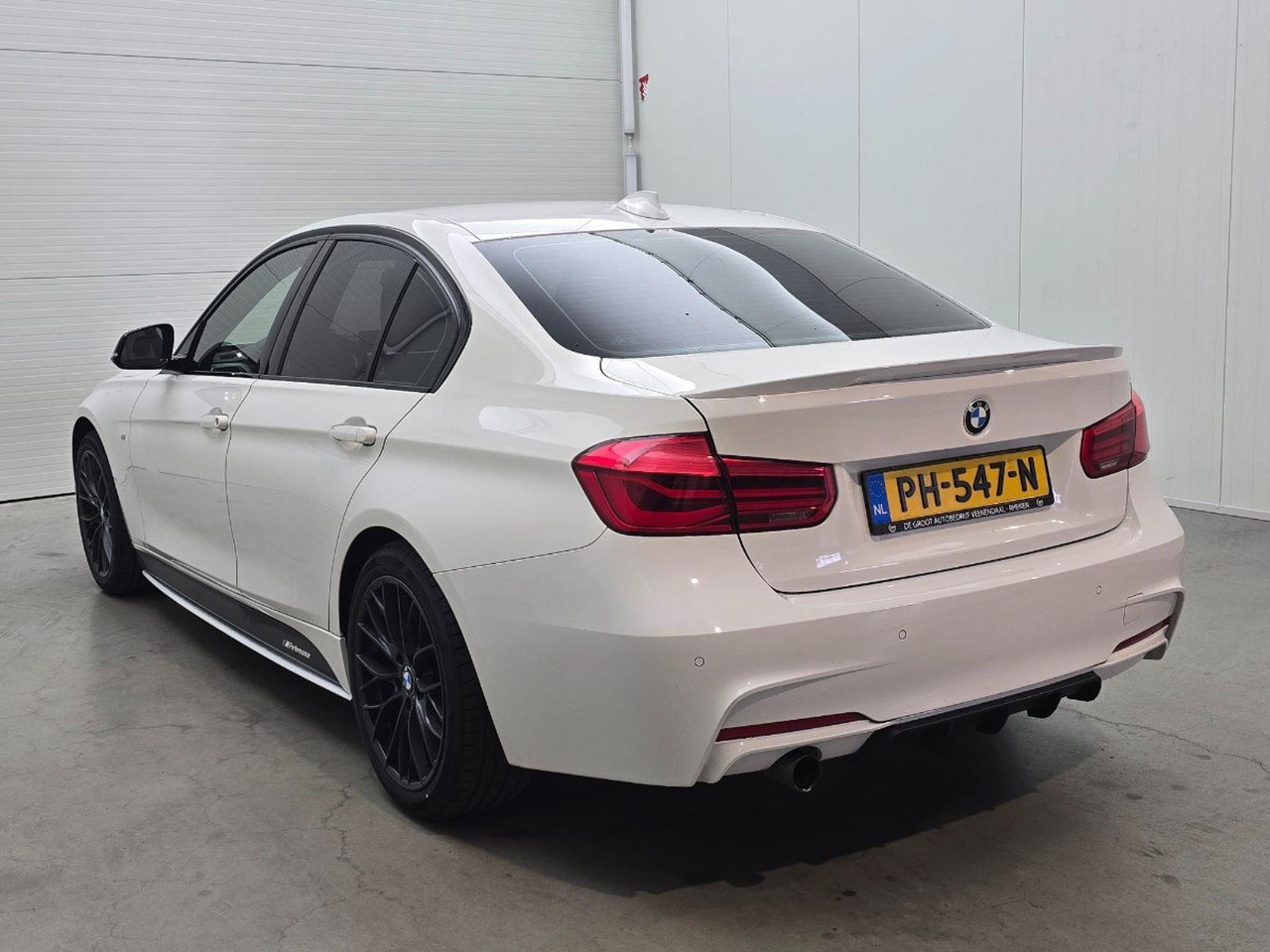 BMW 3-serie 318i High Executive | 2017 | 132.699 km | PH547N | NAP: Logisch - Berlină/ Sedan: Foto 3 BMW 3-serie 318i High Executive | 2017 | 132.699 km | PH547N | NAP: Logisch - Berlină/ Sedan: Foto 3