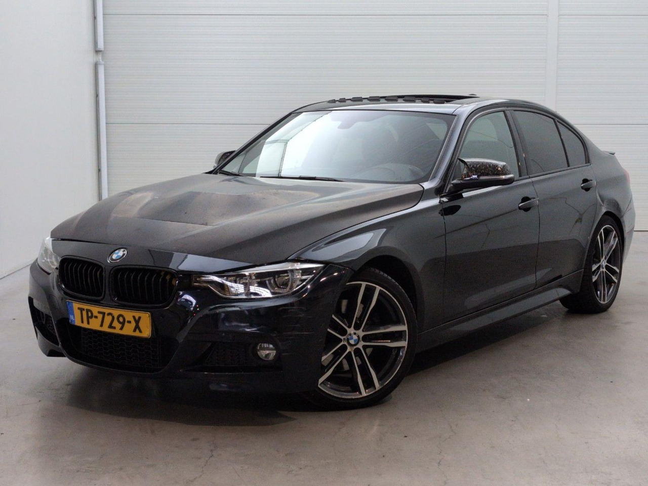 BMW 3-serie 330i Edition M Sport Shadow High Executive | 2018 | 184.569 km | Automaat | TP729X | NAP: Logisch - Berlină/ Sedan: Foto 1 BMW 3-serie 330i Edition M Sport Shadow High Executive | 2018 | 184.569 km | Automaat | TP729X | NAP: Logisch - Berlină/ Sedan: Foto 1