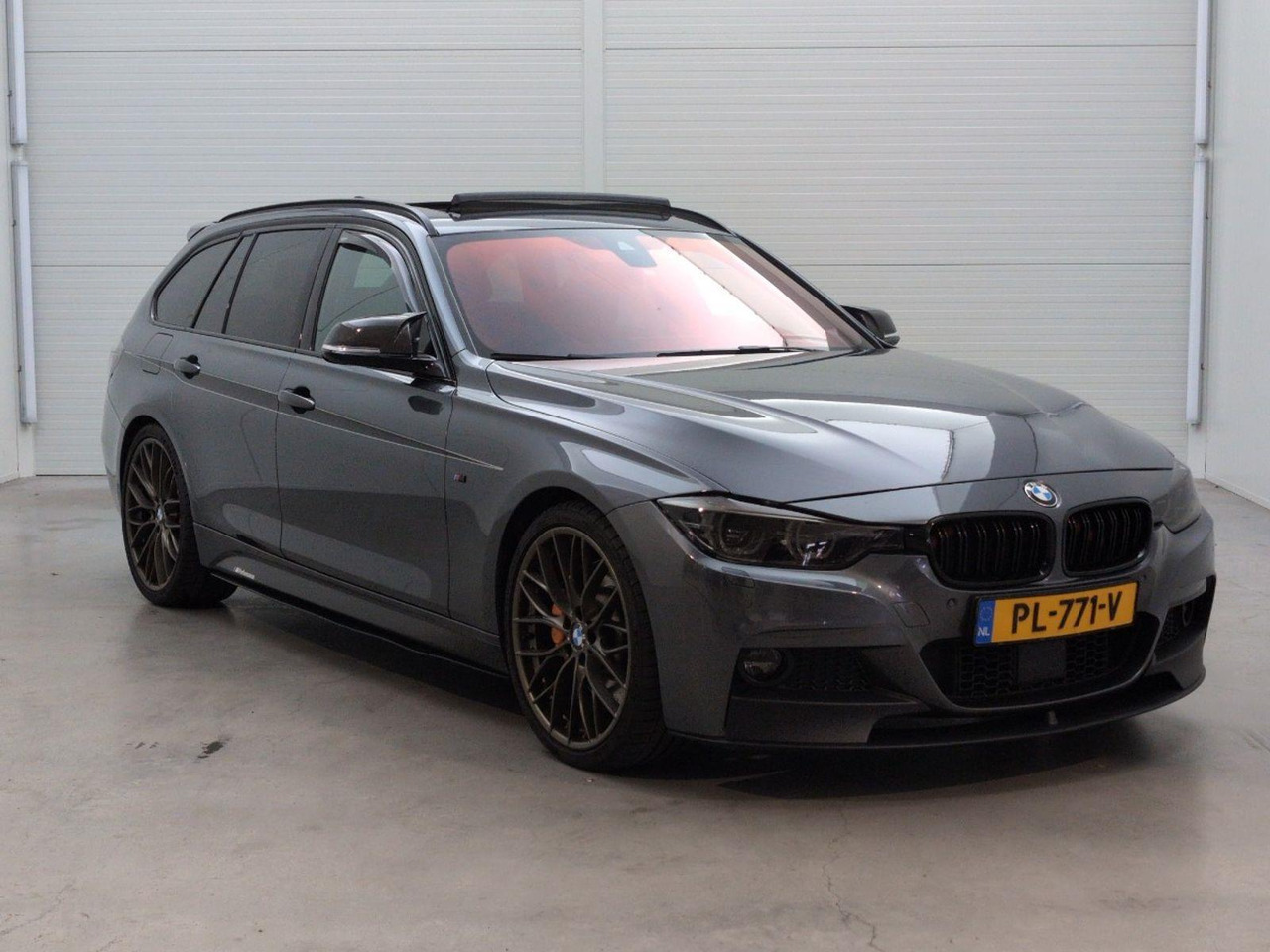 BMW 3-serie Touring 340i xDrive High Executive | 2017 | 202.316 km | Automaat | PL771V | NAP: Geen oordeel - Automobil: Foto 2 BMW 3-serie Touring 340i xDrive High Executive | 2017 | 202.316 km | Automaat | PL771V | NAP: Geen oordeel - Automobil: Foto 2