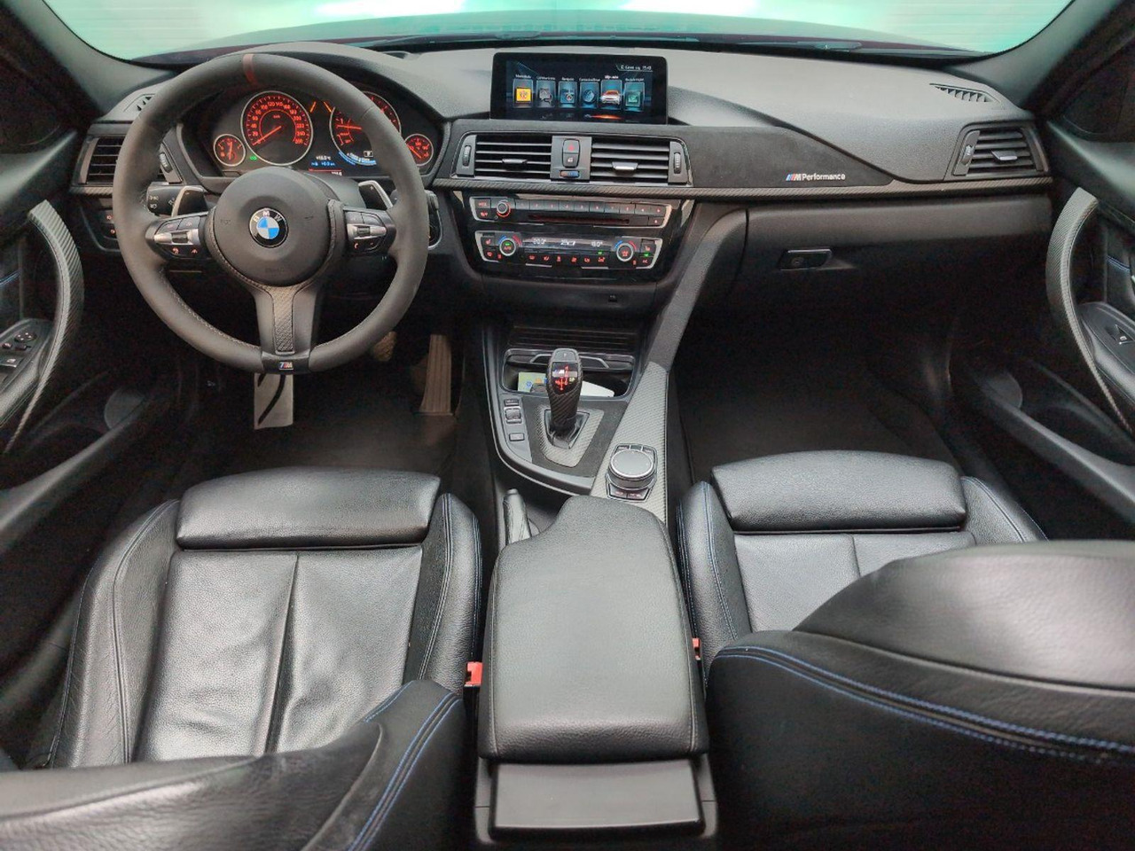 BMW 3-serie Touring 340i xDrive High Executive | 2017 | 202.316 km | Automaat | PL771V | NAP: Geen oordeel - Automobil: Foto 5 BMW 3-serie Touring 340i xDrive High Executive | 2017 | 202.316 km | Automaat | PL771V | NAP: Geen oordeel - Automobil: Foto 5