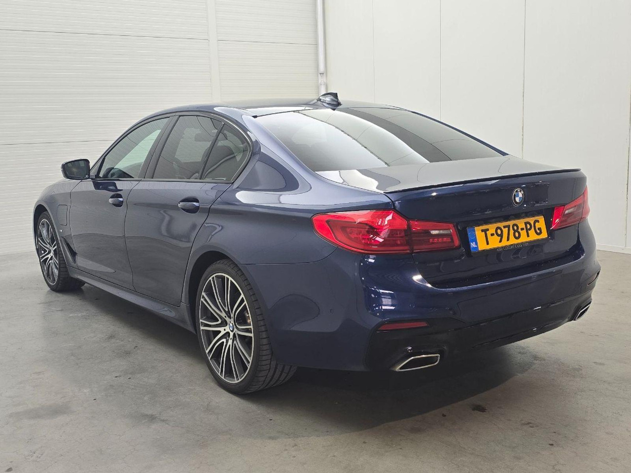 BMW 5-serie 530e iPerformance High Executive | 2020 | 84.303 km | Automaat | T978PG | NAP: Geen oordeel - Berlină/ Sedan: Foto 3 BMW 5-serie 530e iPerformance High Executive | 2020 | 84.303 km | Automaat | T978PG | NAP: Geen oordeel - Berlină/ Sedan: Foto 3