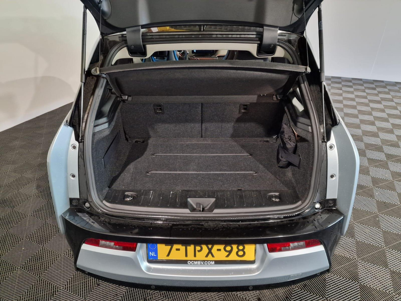 BMW i3 Range Extender 7-TPX-98 48.489 km - Automobil: Foto 3 BMW i3 Range Extender 7-TPX-98 48.489 km - Automobil: Foto 3