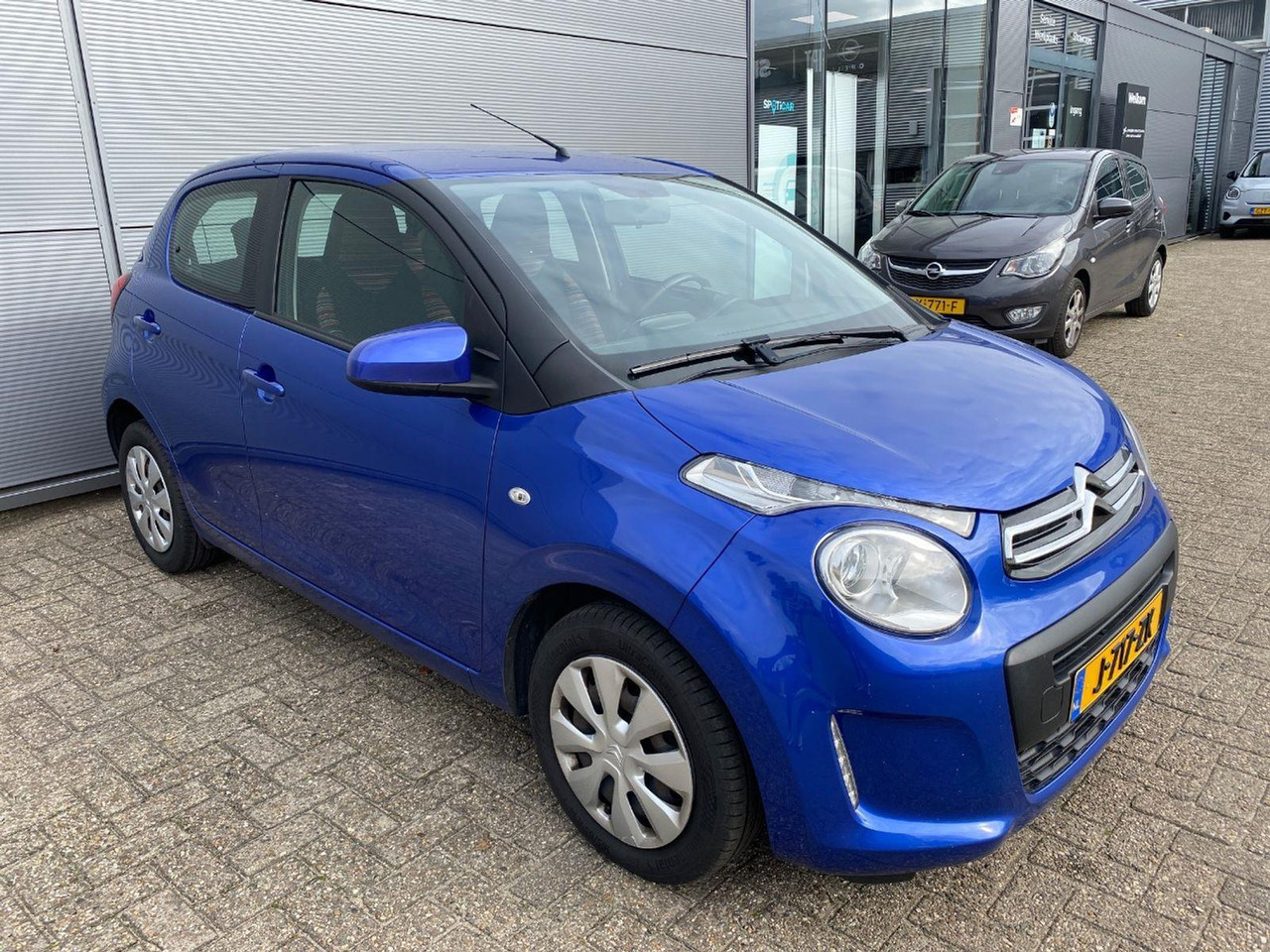 Citroen C1 1.0 VTi Feel | 2020 | 165.471 km | J717ZK | NAP: Logisch - Hatchback: Foto 2 Citroen C1 1.0 VTi Feel | 2020 | 165.471 km | J717ZK | NAP: Logisch - Hatchback: Foto 2
