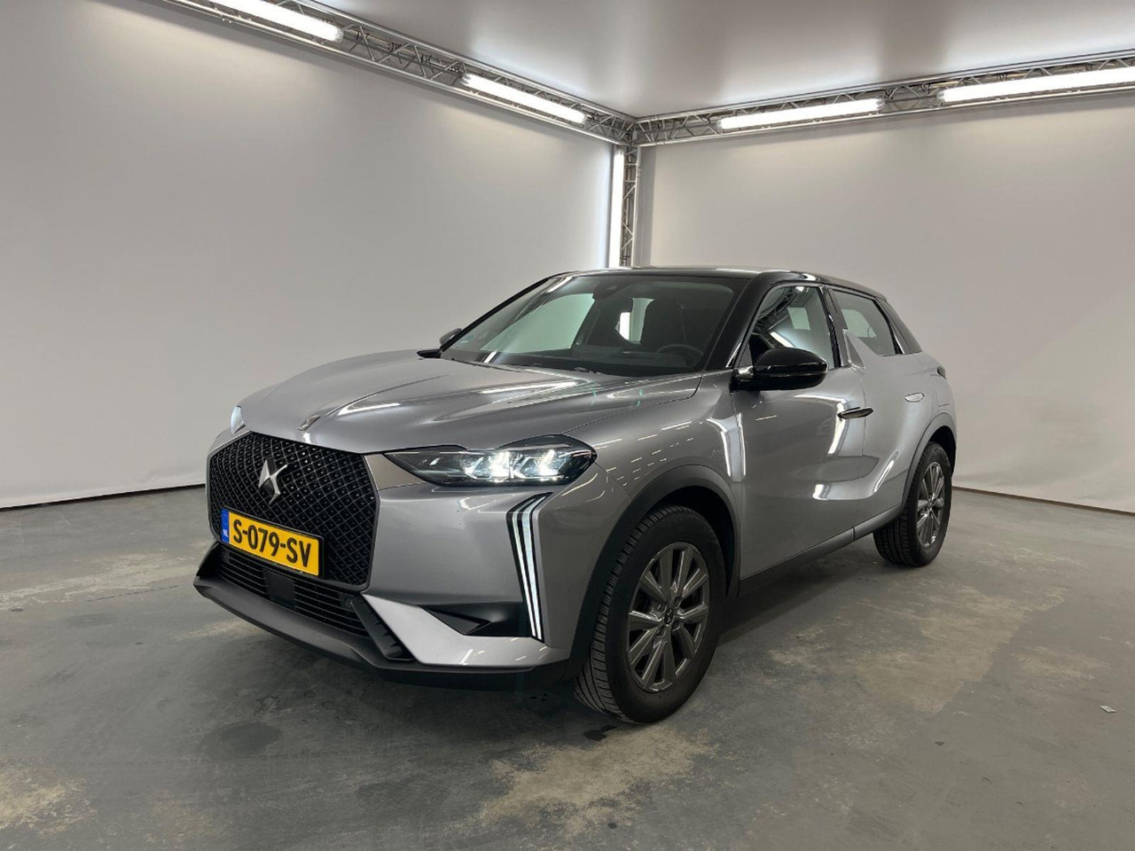 DS 3 1.2 PureTech Bastille | 2023 | 64.053 km | S079SV | NAP: Logisch - SUV: Foto 1 DS 3 1.2 PureTech Bastille | 2023 | 64.053 km | S079SV | NAP: Logisch - SUV: Foto 1