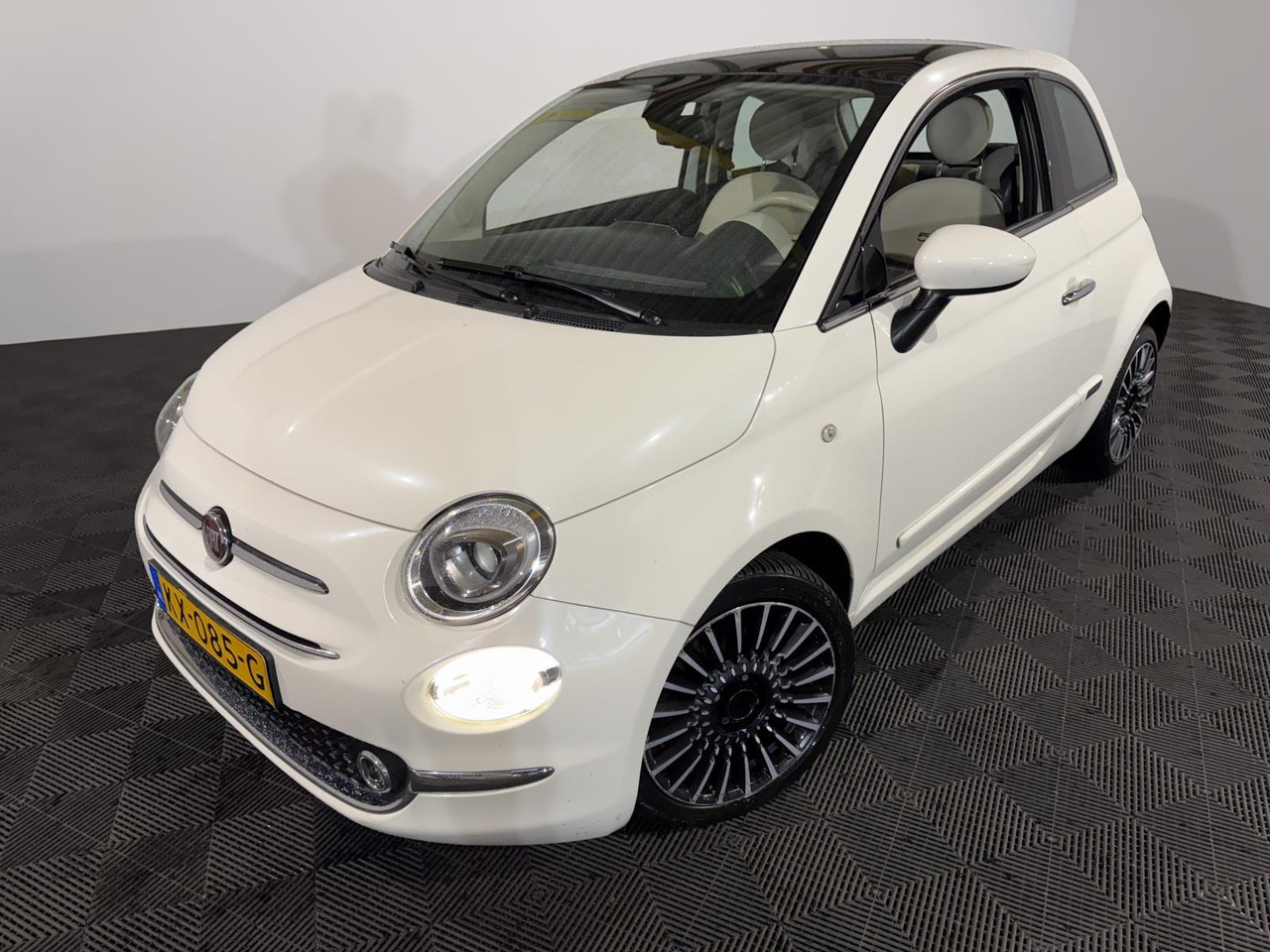 Fiat | 500 | 0.9 TwinAir Turbo Lounge | 2017 | 174.274 km | KX085G | Logisch - Hatchback: Foto 1 Fiat | 500 | 0.9 TwinAir Turbo Lounge | 2017 | 174.274 km | KX085G | Logisch - Hatchback: Foto 1