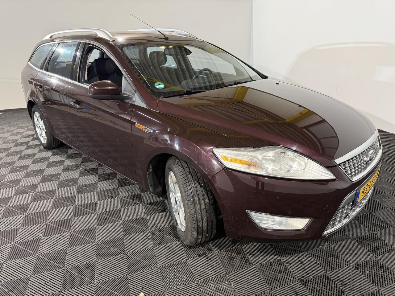 Ford | Mondeo Wagon | 2.0-16V Limited | 2010 | 193.300 km | 93LFJ8 | Logisch - Automobil: Foto 4 Ford | Mondeo Wagon | 2.0-16V Limited | 2010 | 193.300 km | 93LFJ8 | Logisch - Automobil: Foto 4