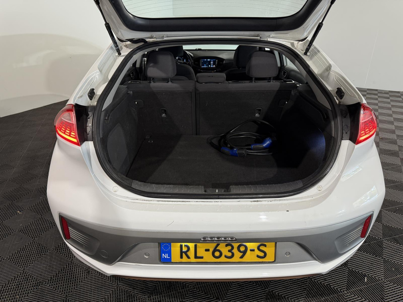 Kia | Stonic | 1.0 T-GDi DynamicLine | 2018 | 230.603 km | RL369S | Logisch - SUV: Foto 3 Kia | Stonic | 1.0 T-GDi DynamicLine | 2018 | 230.603 km | RL369S | Logisch - SUV: Foto 3