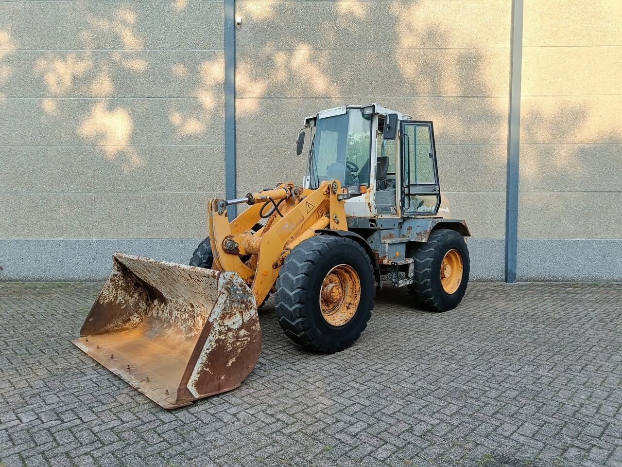 Liebherr L514 Shovel - Încărcător frontal pe pneuri: Foto 1 Liebherr L514 Shovel - Încărcător frontal pe pneuri: Foto 1