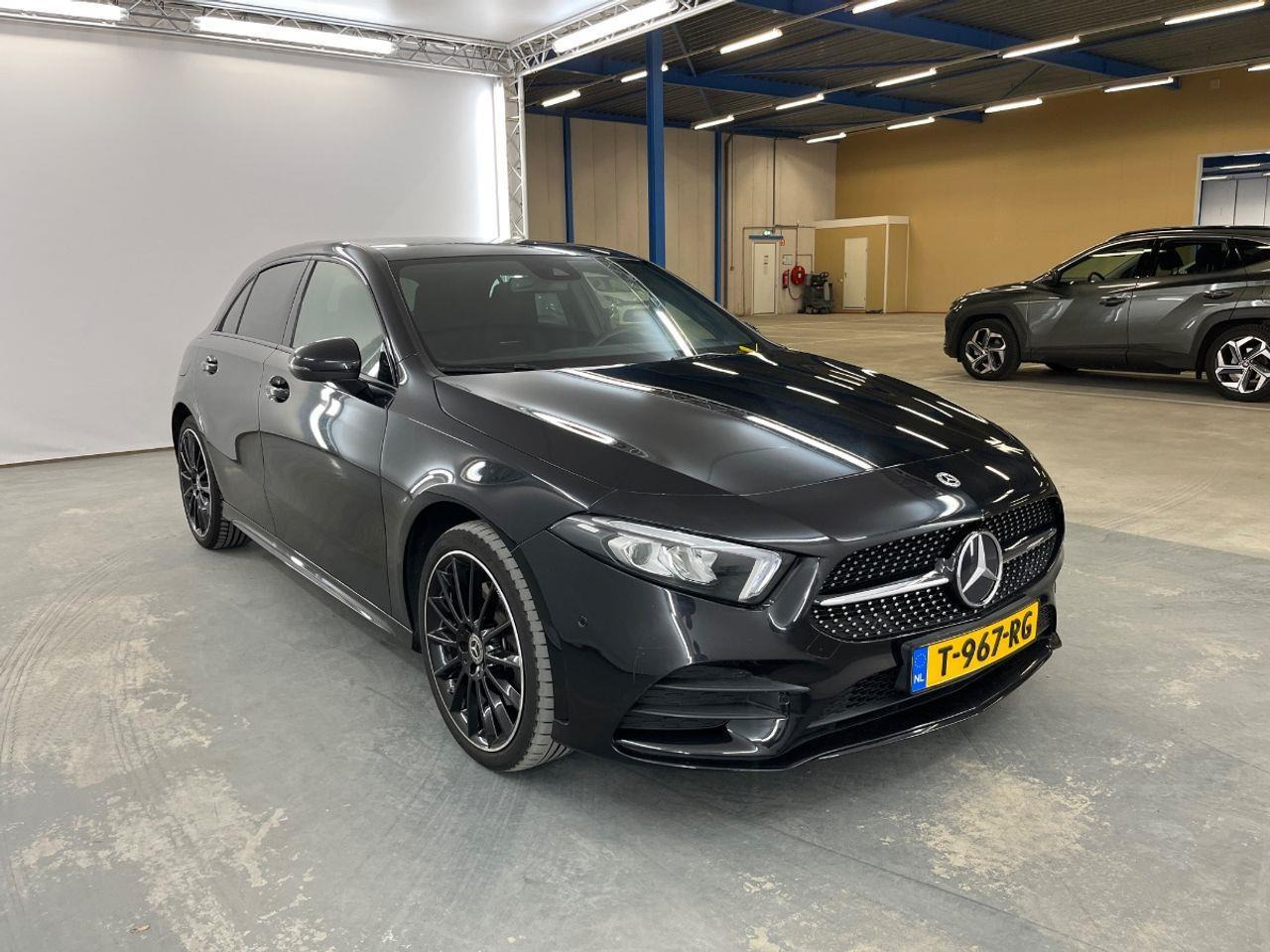 Mercedes - Benz A - klasse 250 e Business Line | 2022 | 26.677 km | Automaat | T967RG | NAP: Geen oordeel - Hatchback: Foto 2 Mercedes - Benz A - klasse 250 e Business Line | 2022 | 26.677 km | Automaat | T967RG | NAP: Geen oordeel - Hatchback: Foto 2