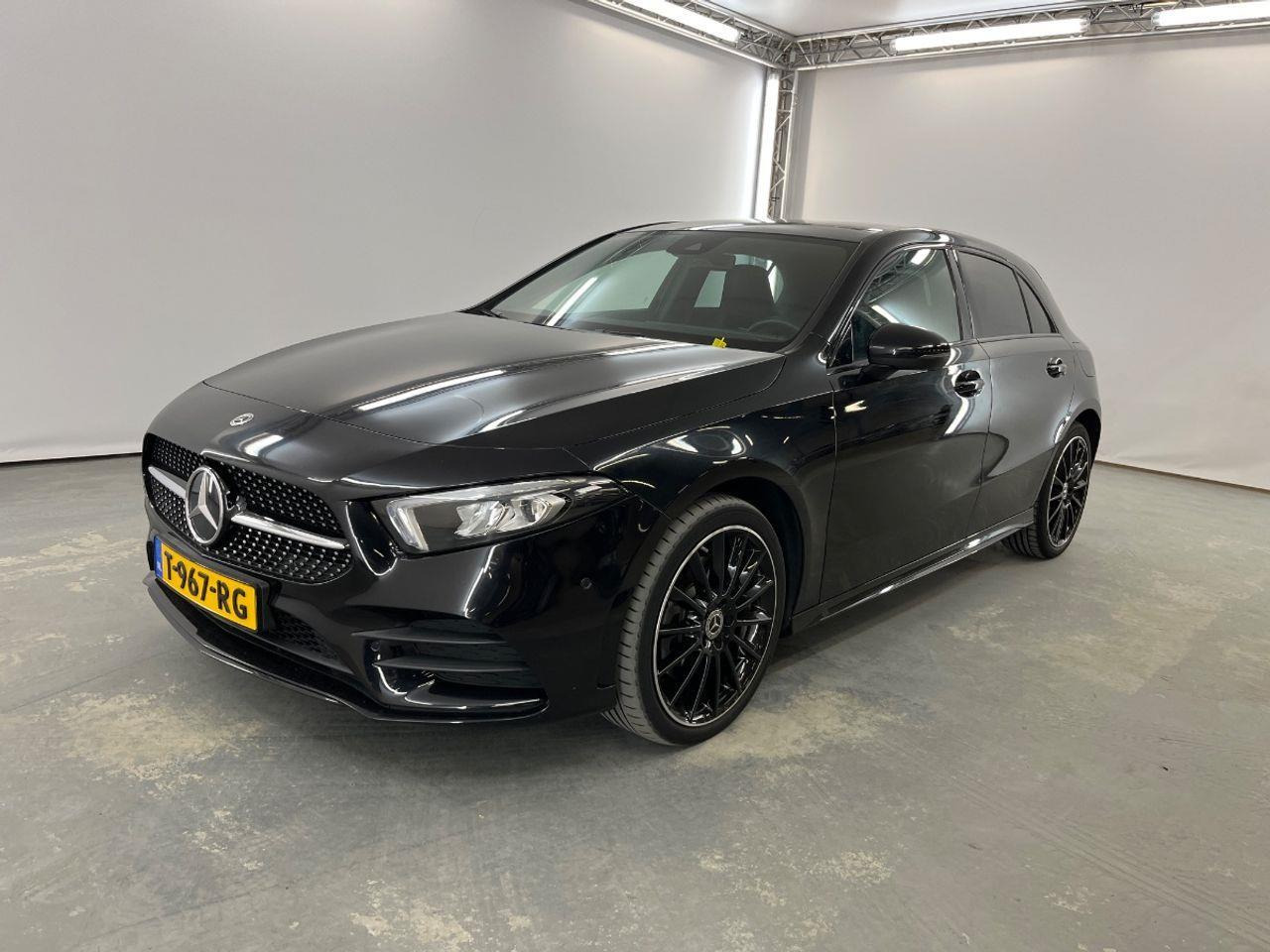 Mercedes - Benz A - klasse 250 e Business Line | 2022 | 26.677 km | Automaat | T967RG | NAP: Geen oordeel - Hatchback: Foto 1 Mercedes - Benz A - klasse 250 e Business Line | 2022 | 26.677 km | Automaat | T967RG | NAP: Geen oordeel - Hatchback: Foto 1
