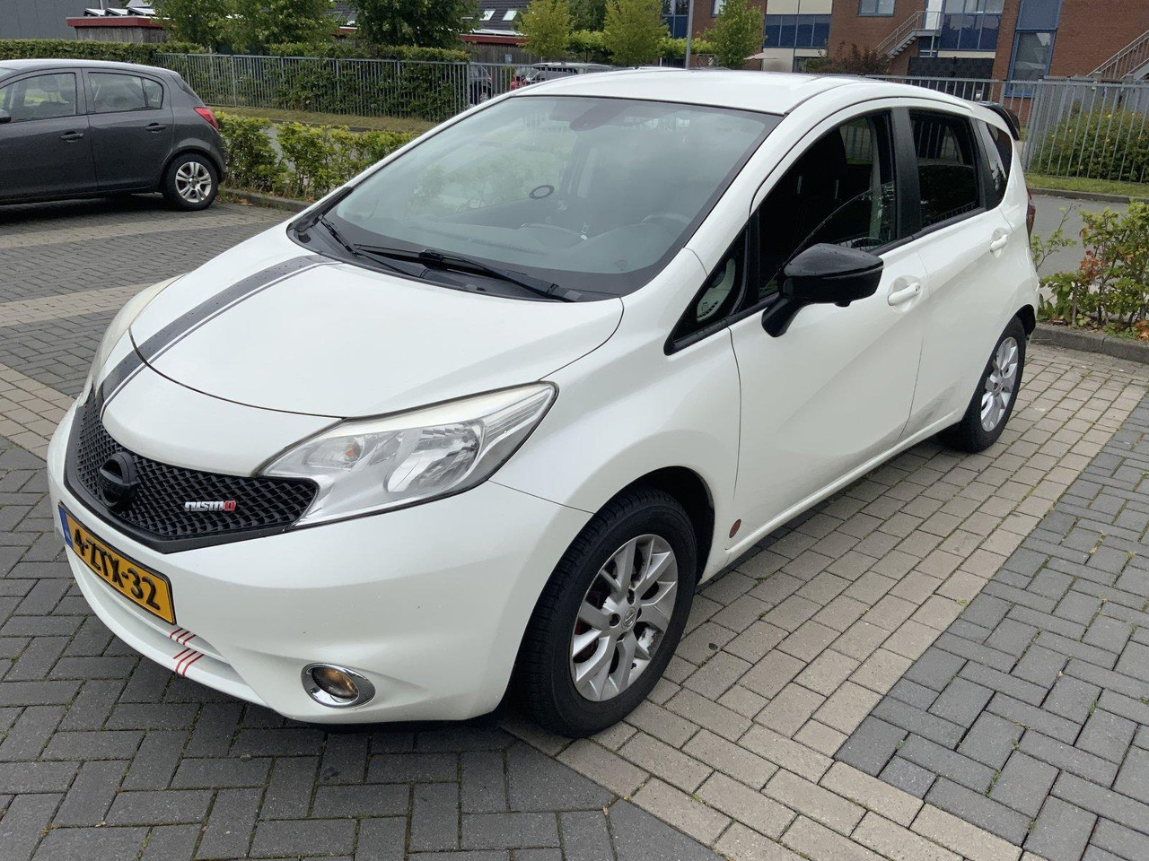 Nissan Note 1.2 Connect Edition | 4-ZTX-32 | 67.158 km | 2015 - Automobil: Foto 1 Nissan Note 1.2 Connect Edition | 4-ZTX-32 | 67.158 km | 2015 - Automobil: Foto 1