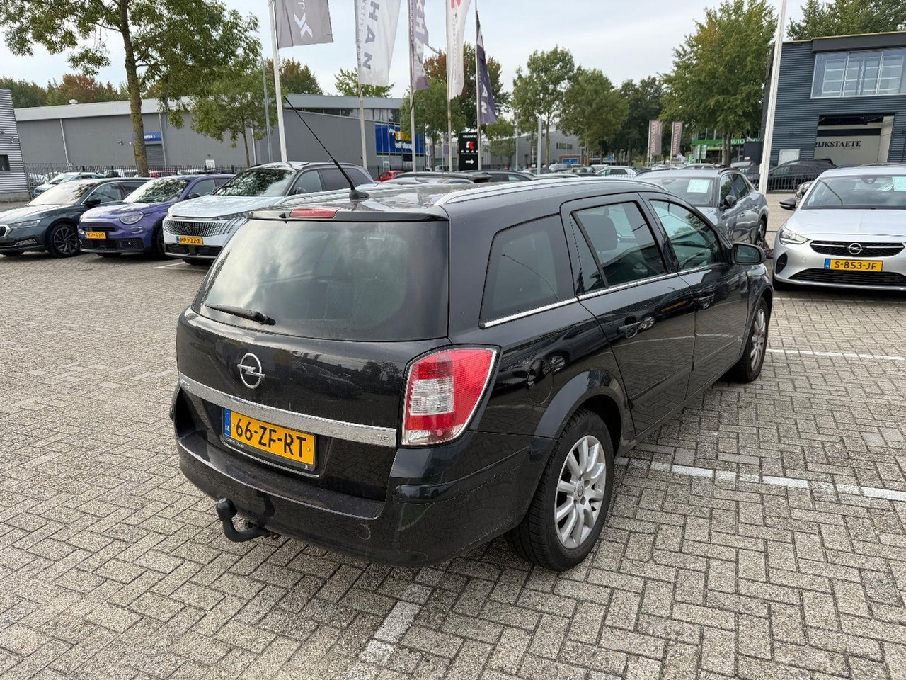Opel Astra Wagon 1.6 Executive | 2008 | 202.165 km | 66ZFRT | NAP: Logisch - Automobil: Foto 4 Opel Astra Wagon 1.6 Executive | 2008 | 202.165 km | 66ZFRT | NAP: Logisch - Automobil: Foto 4