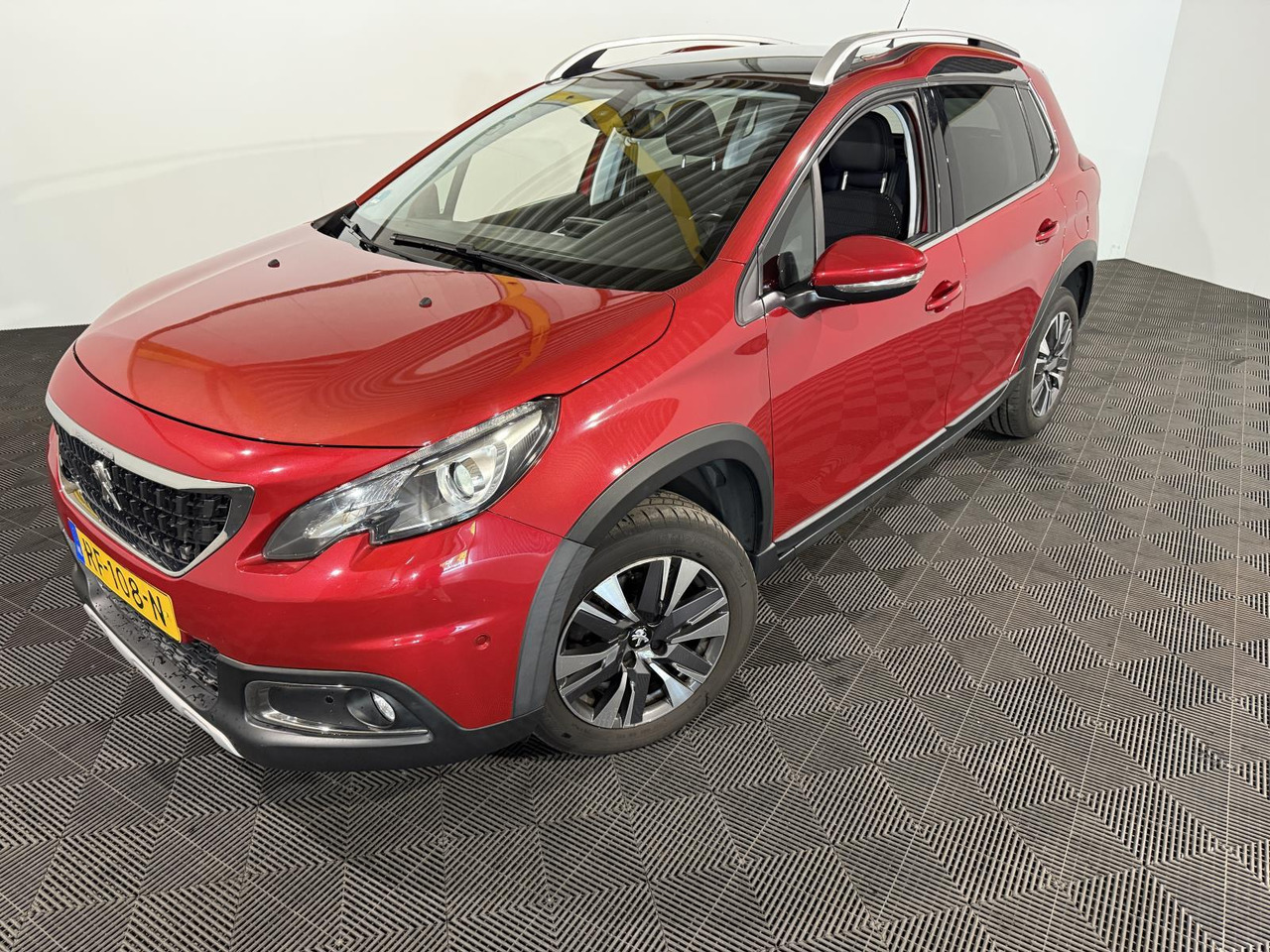 Automobil Peugeot 2008 1.2 PureTech Blue Lease Executive RF-108-N 141.645 km: Foto 1