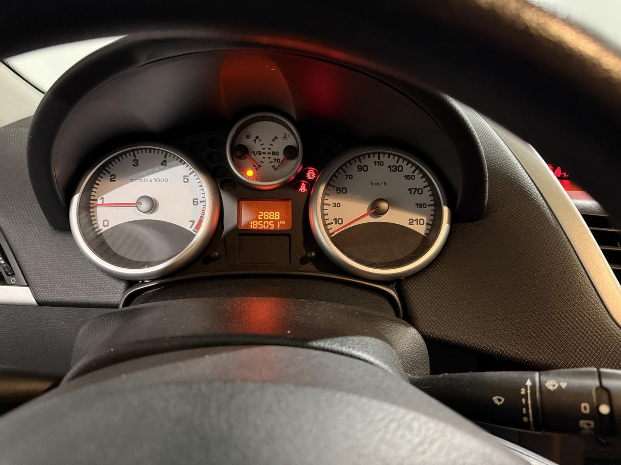Peugeot | 207 | 1.4 VTi Cool 'n Blue | 2008 | 185.053 km | 58GBH2 | Logisch - Hatchback: Foto 4 Peugeot | 207 | 1.4 VTi Cool 'n Blue | 2008 | 185.053 km | 58GBH2 | Logisch - Hatchback: Foto 4