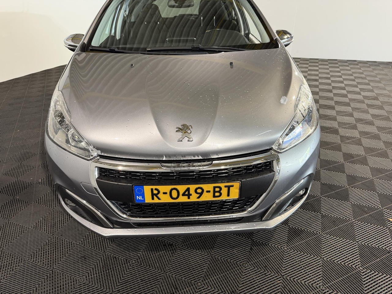 Peugeot | 208 | 1.5 BlueHDi Blue Lease Allure | 2019 | 183.354 km | R049BT | Geen oordeel - Hatchback: Foto 2 Peugeot | 208 | 1.5 BlueHDi Blue Lease Allure | 2019 | 183.354 km | R049BT | Geen oordeel - Hatchback: Foto 2