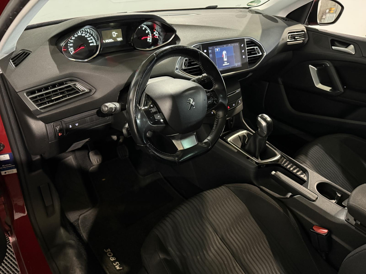 Peugeot | 308 SW | 1.2 PureTech Blue Lion | 2017 | 125.283 km | NL320L | Logisch - Automobil: Foto 4 Peugeot | 308 SW | 1.2 PureTech Blue Lion | 2017 | 125.283 km | NL320L | Logisch - Automobil: Foto 4