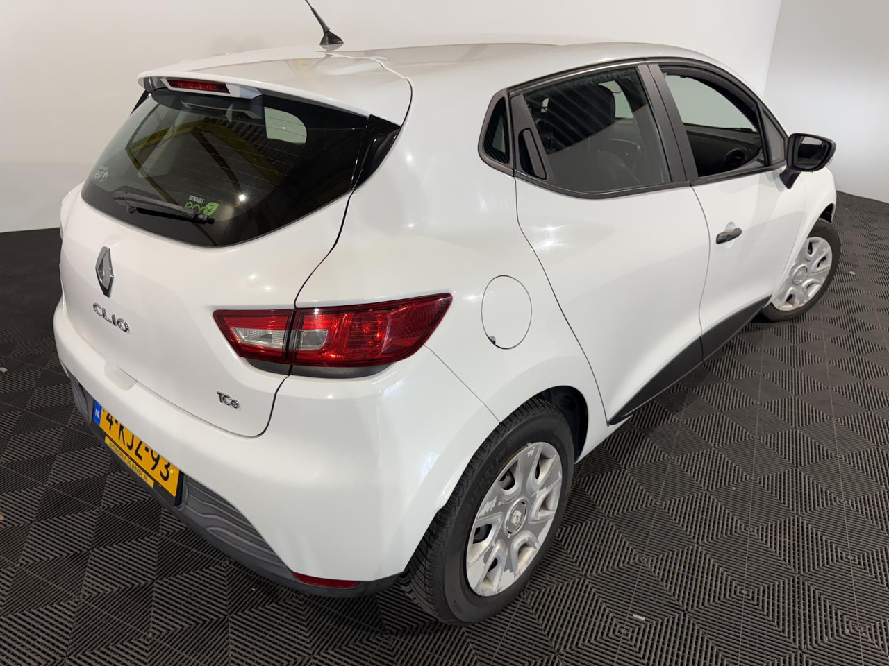 Renault | Clio | 0.9 TCe Authentique | 2013 | 160.970 km | 4KJZ93 | Logisch - Hatchback: Foto 2 Renault | Clio | 0.9 TCe Authentique | 2013 | 160.970 km | 4KJZ93 | Logisch - Hatchback: Foto 2