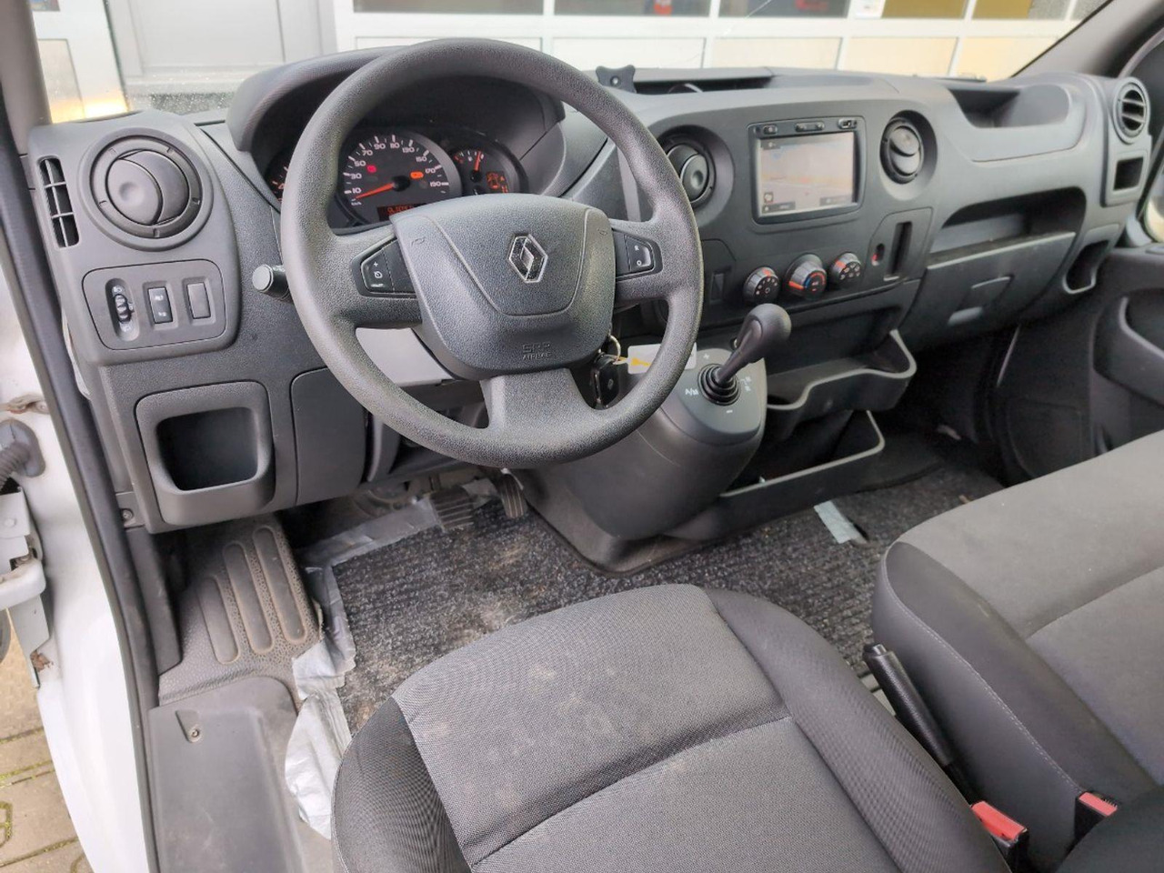 Renault Master T35 2.3 dCi L3H2 Stop & Start | 2019 | 100.588 km | Automaat | VBB74G | NAP: Logisch - Dubă: Foto 5 Renault Master T35 2.3 dCi L3H2 Stop & Start | 2019 | 100.588 km | Automaat | VBB74G | NAP: Logisch - Dubă: Foto 5