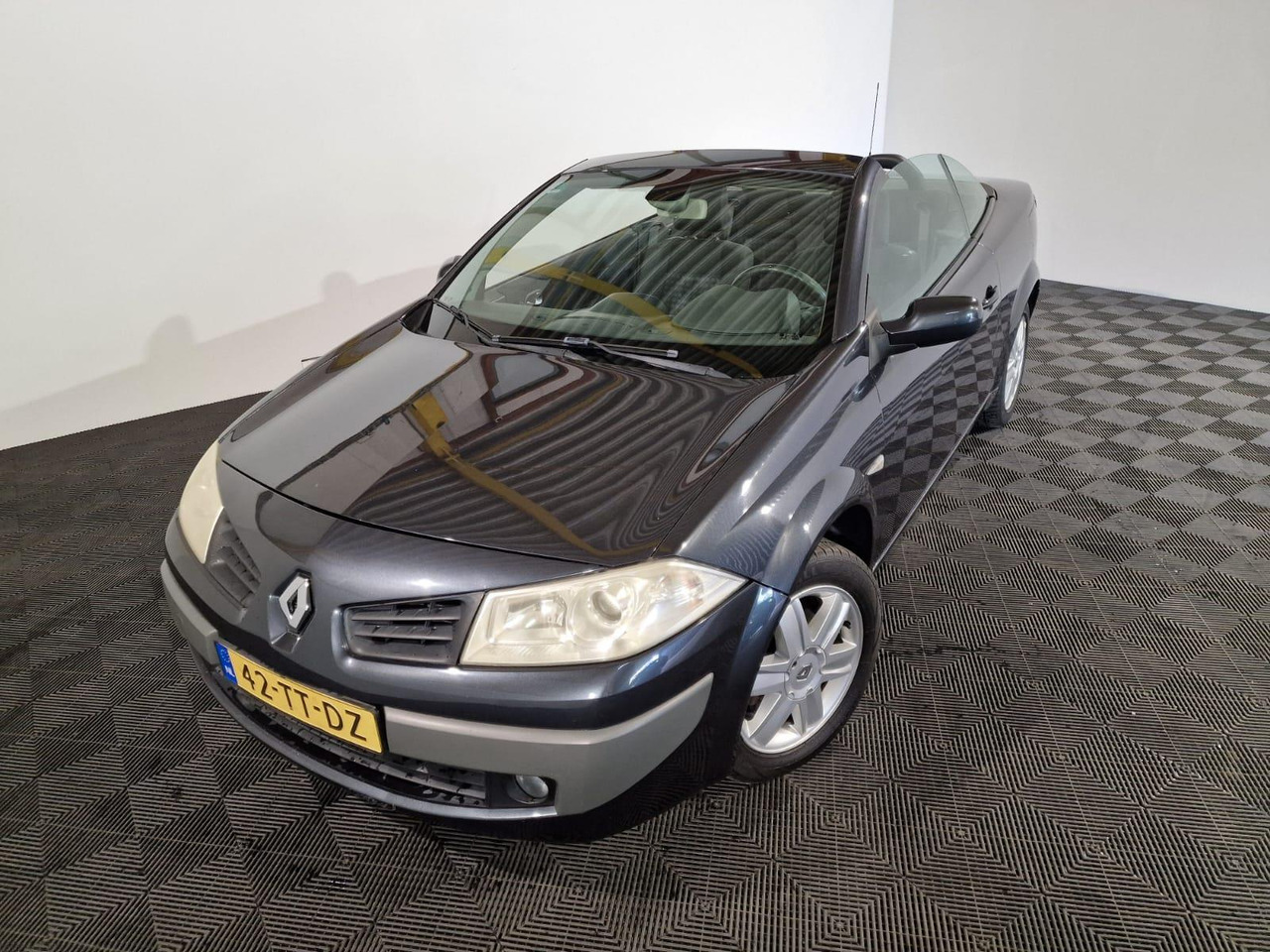 Renault Mégane Cabriolet 1.6-16V Authentique 42-TT-DZ 217.615 km - Automobil: Foto 1 Renault Mégane Cabriolet 1.6-16V Authentique 42-TT-DZ 217.615 km - Automobil: Foto 1
