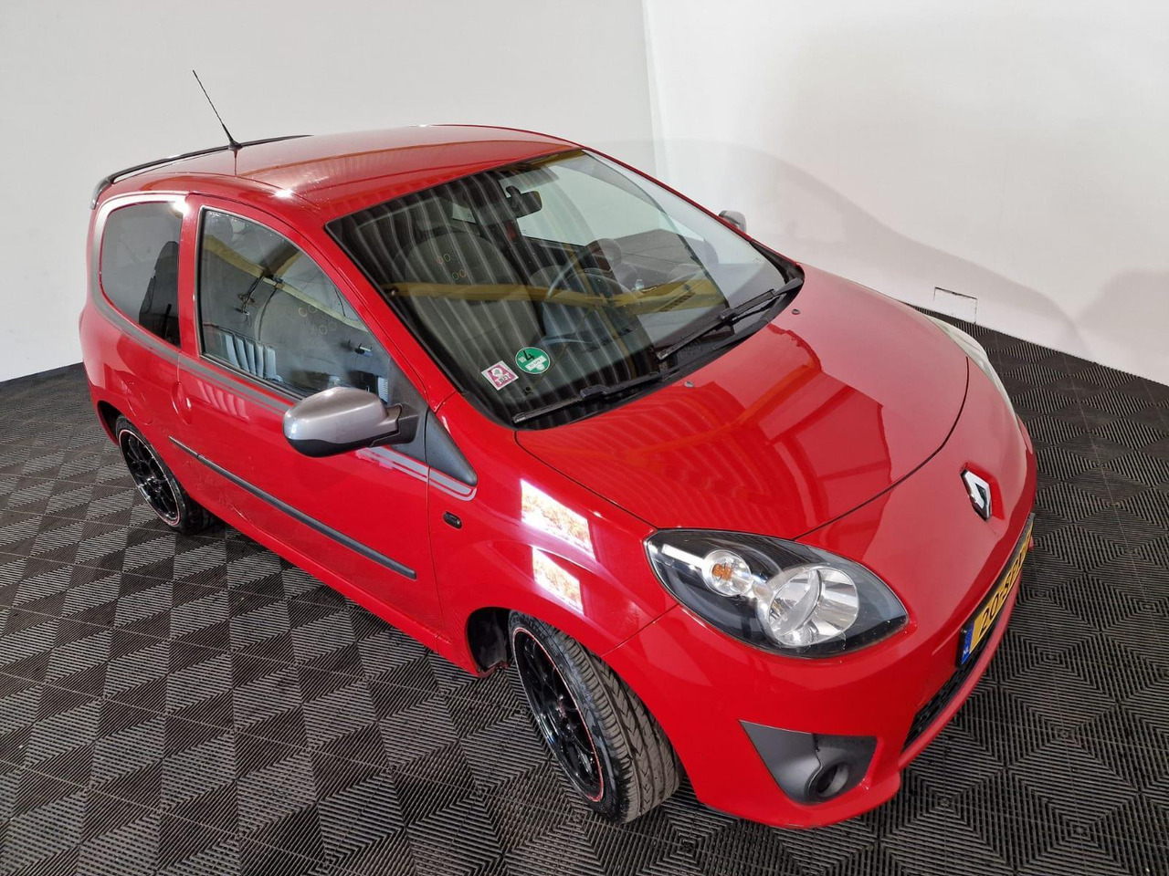 Renault Twingo 1.2-16V Collection 20-SPX-1 149.179 km - Automobil: Foto 5 Renault Twingo 1.2-16V Collection 20-SPX-1 149.179 km - Automobil: Foto 5