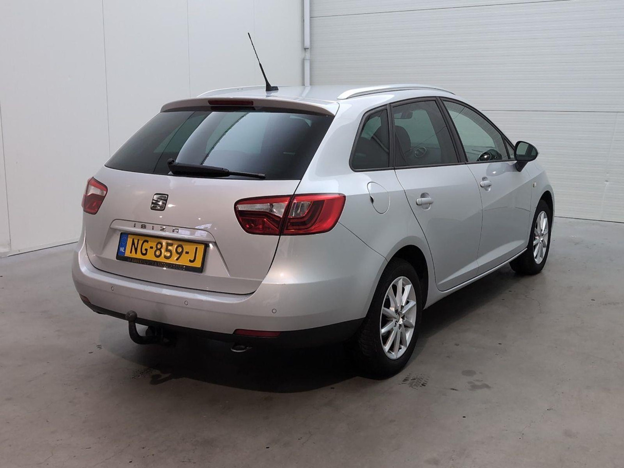 SEAT Ibiza ST 1.0 EcoTSI Style Connect | 2017 | 230.993 km | NG859J | NAP: Logisch - Automobil: Foto 4 SEAT Ibiza ST 1.0 EcoTSI Style Connect | 2017 | 230.993 km | NG859J | NAP: Logisch - Automobil: Foto 4