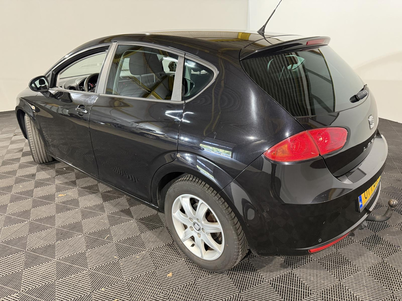SEAT | Leon | 1.2 TSI Good Stuff | 2011 | 180.589 km | 01PBR7 | Logisch - Hatchback: Foto 2 SEAT | Leon | 1.2 TSI Good Stuff | 2011 | 180.589 km | 01PBR7 | Logisch - Hatchback: Foto 2