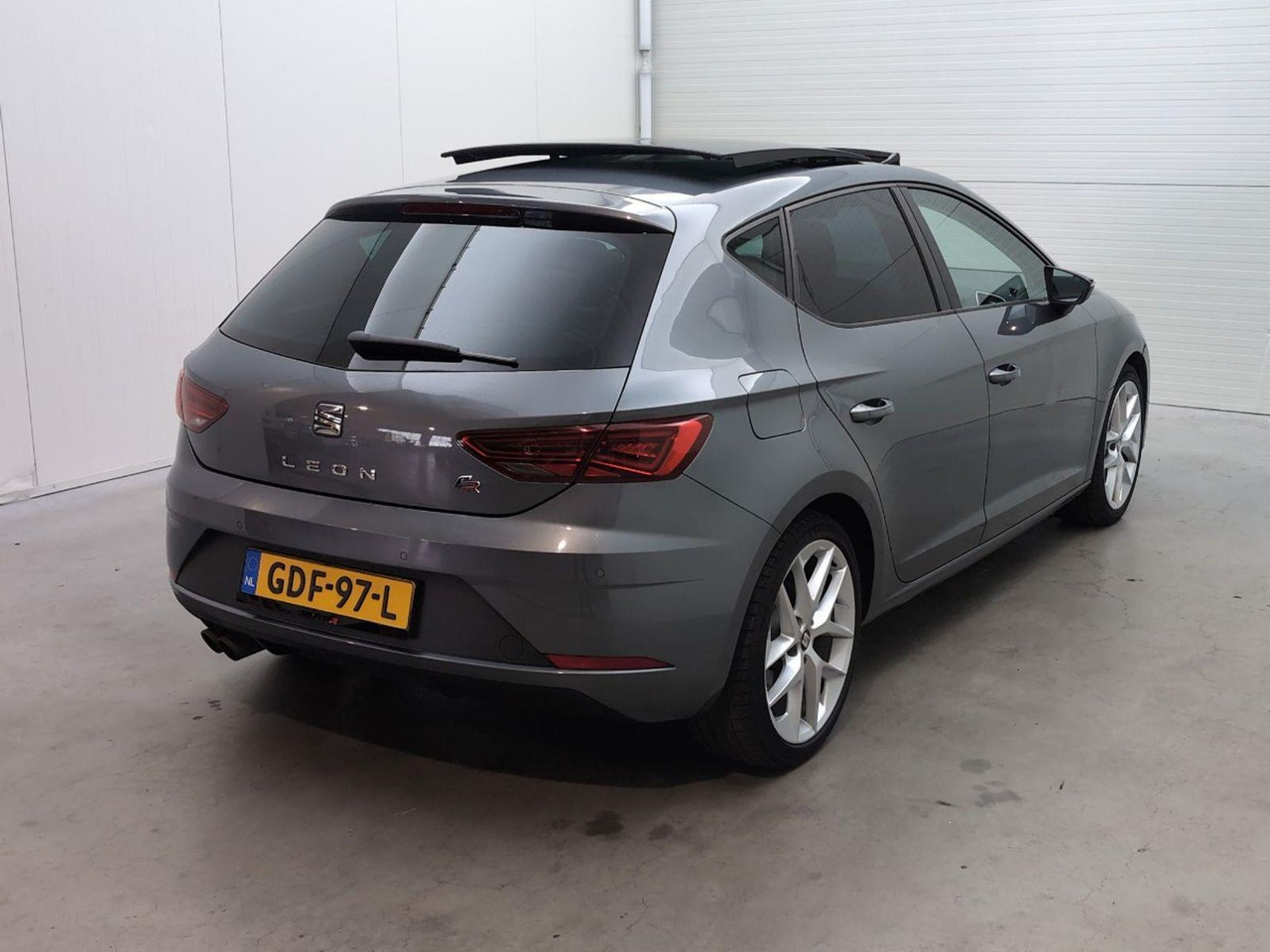 SEAT Leon 1.8 TSI FR Business Intense | 2018 | 158.529 km | Automaat | GDF97L | NAP: Geen oordeel - Hatchback: Foto 4 SEAT Leon 1.8 TSI FR Business Intense | 2018 | 158.529 km | Automaat | GDF97L | NAP: Geen oordeel - Hatchback: Foto 4