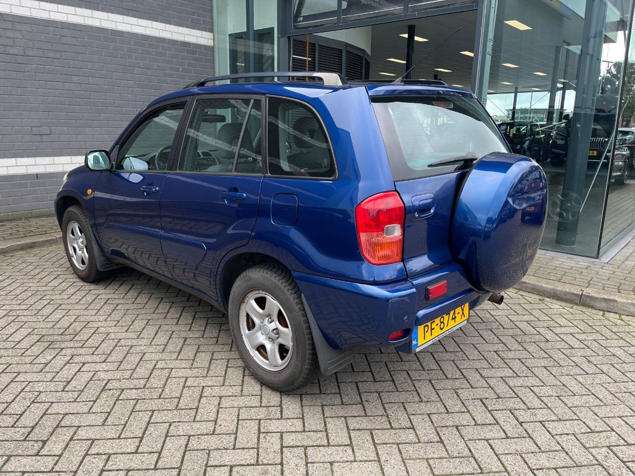 Toyota RAV4 1.8 - 16V VVT - i Luna | 2003 | 130.936 km | PF874X | NAP: Geen oordeel - SUV: Foto 3 Toyota RAV4 1.8 - 16V VVT - i Luna | 2003 | 130.936 km | PF874X | NAP: Geen oordeel - SUV: Foto 3