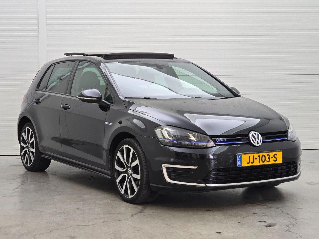 Volkswagen Golf 1.4 TSI GTE | 2015 | 187.781 km | Automaat | JJ103S | NAP: Geen oordeel - Hatchback: Foto 2 Volkswagen Golf 1.4 TSI GTE | 2015 | 187.781 km | Automaat | JJ103S | NAP: Geen oordeel - Hatchback: Foto 2