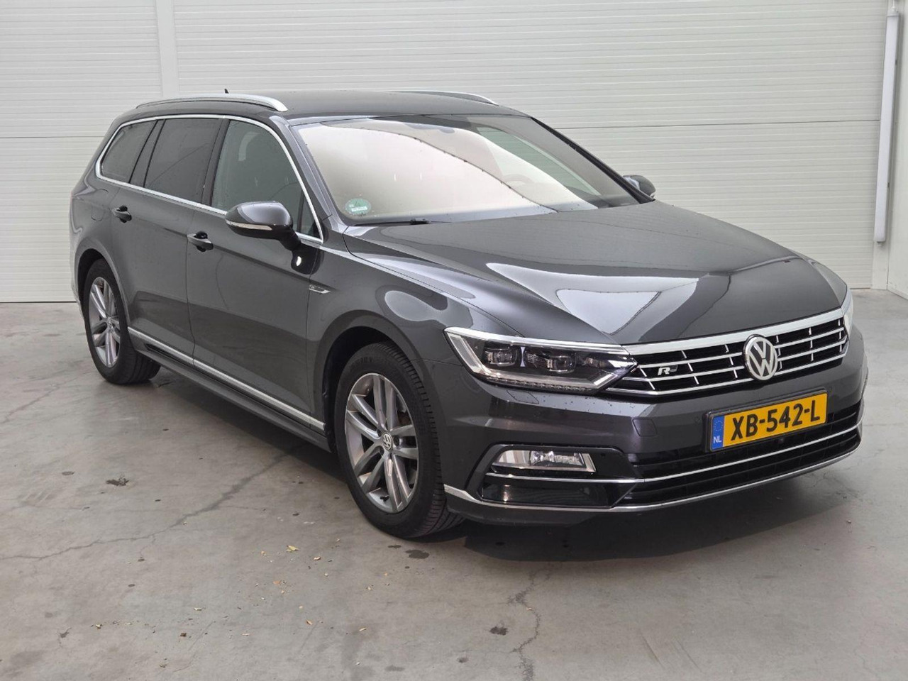 Volkswagen Passat Variant 1.6 TDI Highline Business R | 2018 | 179.613 km | Automaat | XB542L | NAP: Logisch - Automobil: Foto 2 Volkswagen Passat Variant 1.6 TDI Highline Business R | 2018 | 179.613 km | Automaat | XB542L | NAP: Logisch - Automobil: Foto 2