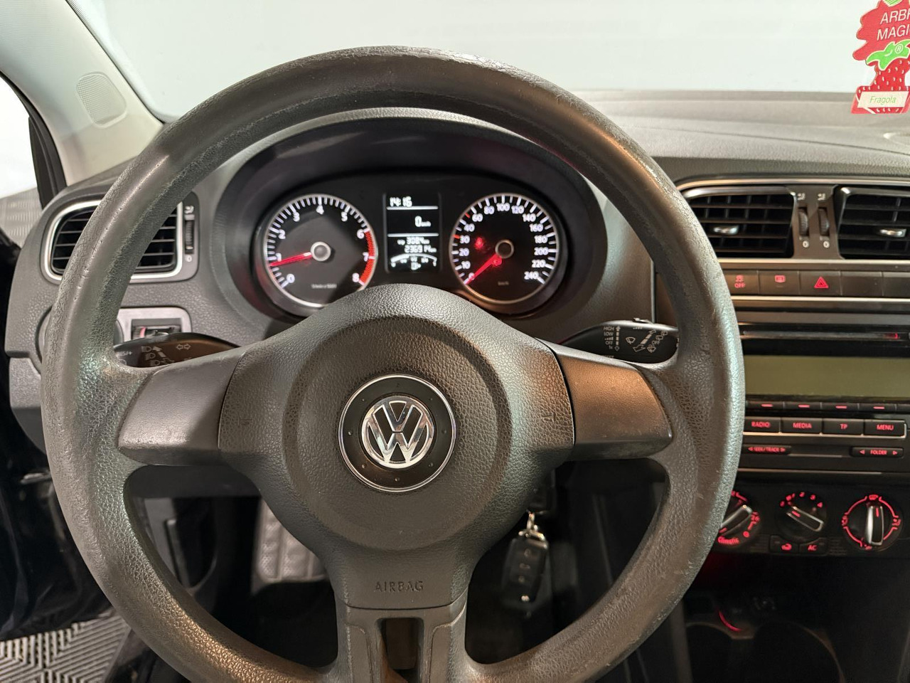 Volkswagen | Polo | 1.4-16V Comfortline | 2009 | 236.914 km | 86JVG9 | Logisch - Hatchback: Foto 4 Volkswagen | Polo | 1.4-16V Comfortline | 2009 | 236.914 km | 86JVG9 | Logisch - Hatchback: Foto 4
