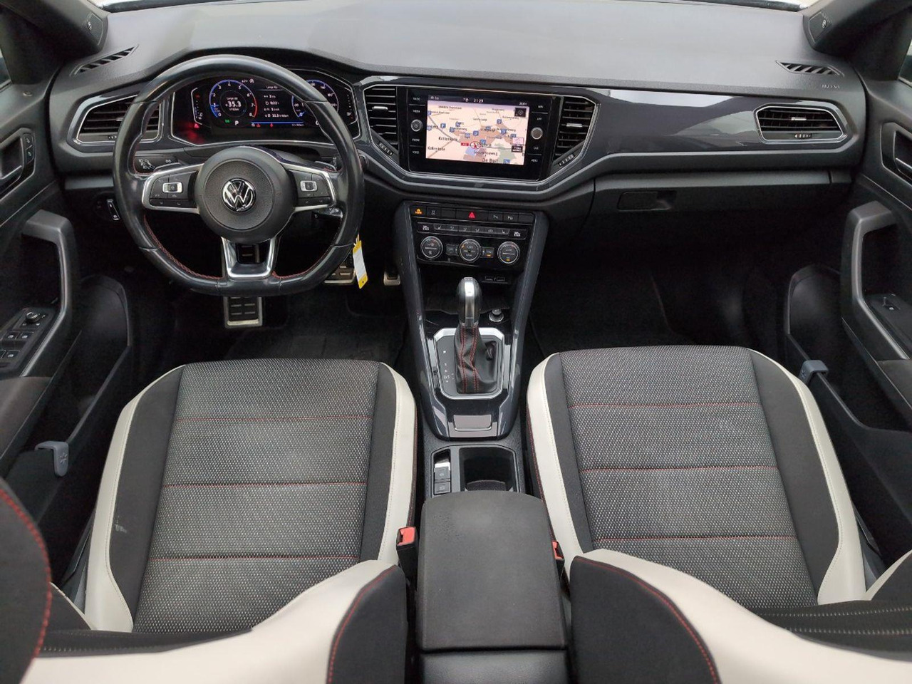 Volkswagen T-Roc 1.5 TSI Sport Business R | 2019 | 121.700 km | Automaat | ZR265K | NAP: Logisch - SUV: Foto 5 Volkswagen T-Roc 1.5 TSI Sport Business R | 2019 | 121.700 km | Automaat | ZR265K | NAP: Logisch - SUV: Foto 5