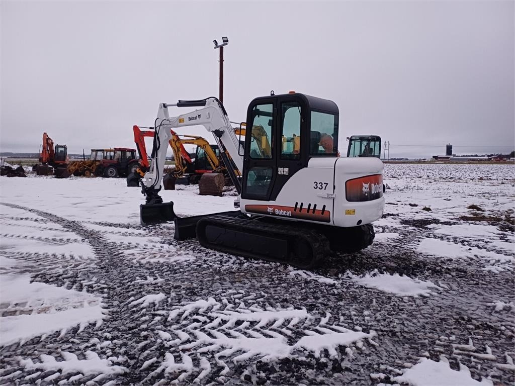 Bobcat 337D Kallistuvalla liittimellä - Mini excavator: Foto 3 Bobcat 337D Kallistuvalla liittimellä - Mini excavator: Foto 3