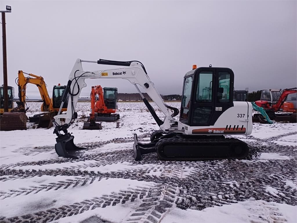 Bobcat 337D Kallistuvalla liittimellä - Mini excavator: Foto 2 Bobcat 337D Kallistuvalla liittimellä - Mini excavator: Foto 2