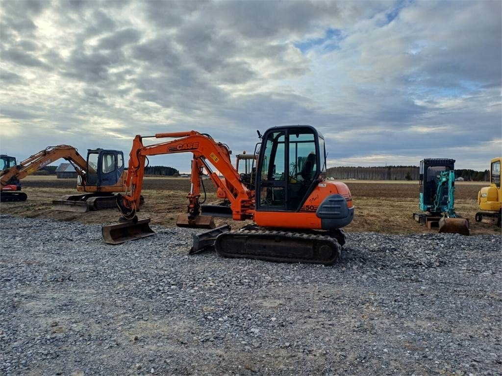 Case CX50 kallistajalla - Mini excavator: Foto 3 Case CX50 kallistajalla - Mini excavator: Foto 3