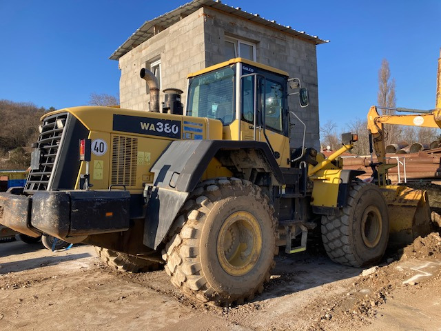 CHARGEUSE SUR PNEUS KOMATSU WA 380-5H - Încărcător frontal pe pneuri: Foto 2 CHARGEUSE SUR PNEUS KOMATSU WA 380-5H - Încărcător frontal pe pneuri: Foto 2
