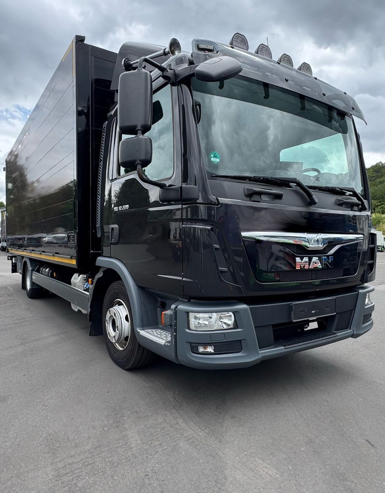 MAN TGL 12.220/LBW/Klima/Navi/2xAHK - Camion pentru transportul băuturilor: Foto 1 MAN TGL 12.220/LBW/Klima/Navi/2xAHK - Camion pentru transportul băuturilor: Foto 1