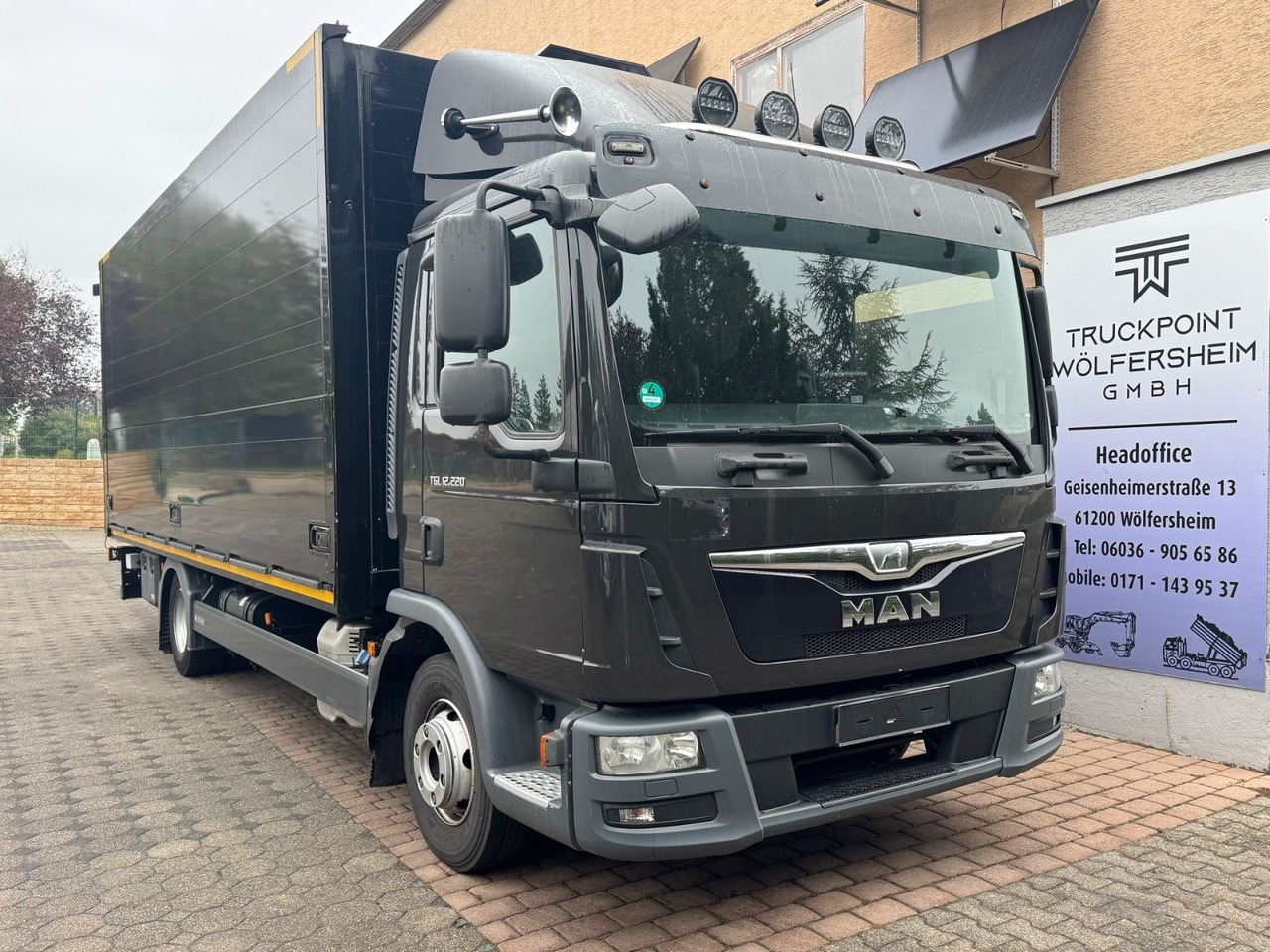 MAN TGL 12.220/LBW/Klima/Navi/2xAHK - Camion pentru transportul băuturilor: Foto 1 MAN TGL 12.220/LBW/Klima/Navi/2xAHK - Camion pentru transportul băuturilor: Foto 1