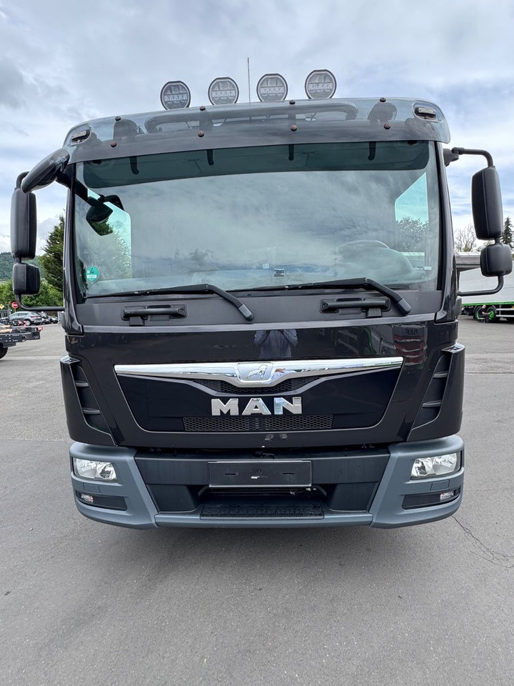 MAN TGL 12.220/LBW/Klima/Navi/2xAHK - Camion pentru transportul băuturilor: Foto 4 MAN TGL 12.220/LBW/Klima/Navi/2xAHK - Camion pentru transportul băuturilor: Foto 4