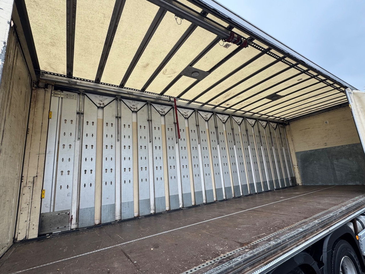 Mercedes-Benz 2548/Lenk-Lift/Retarder/Top-Zustand - Camion cu prelată: Foto 4 Mercedes-Benz 2548/Lenk-Lift/Retarder/Top-Zustand - Camion cu prelată: Foto 4