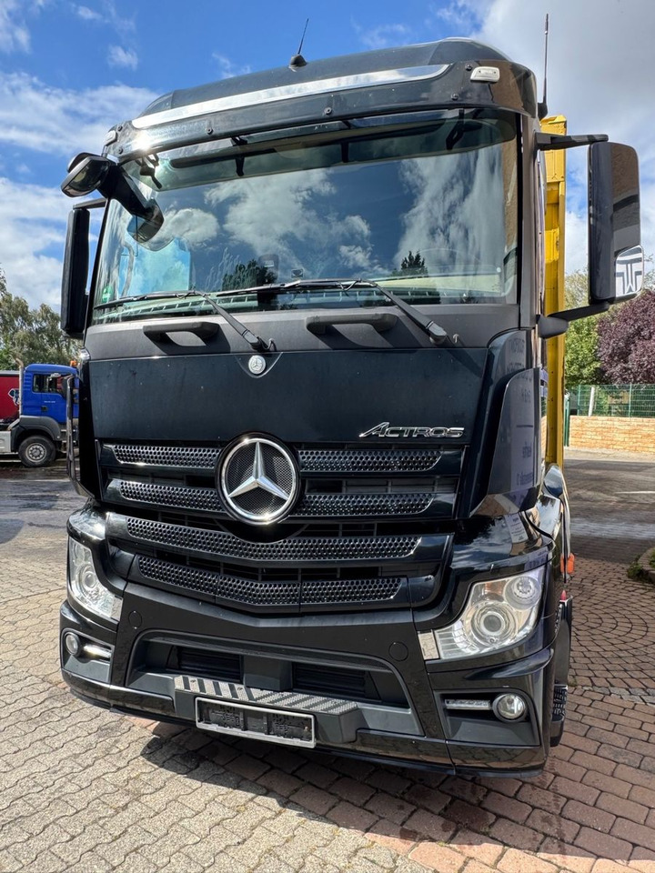 Mercedes-Benz Actros2545/2xLBW/Retarder/Lenk-Lift/Top-Zustand - Camion pentru transportul băuturilor: Foto 2 Mercedes-Benz Actros2545/2xLBW/Retarder/Lenk-Lift/Top-Zustand - Camion pentru transportul băuturilor: Foto 2