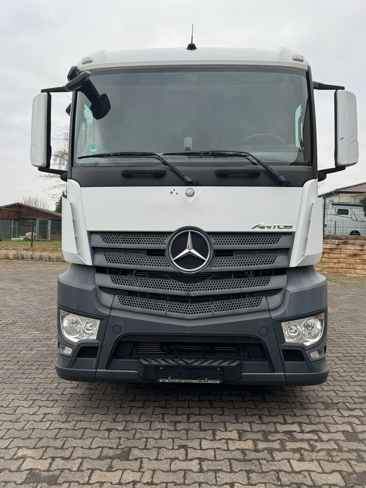 Mercedes-Benz Antos 1836L/4x2/2t.LBW/2xAHK/aus.1Hand/16.Pal. - Camion pentru transportul băuturilor: Foto 2 Mercedes-Benz Antos 1836L/4x2/2t.LBW/2xAHK/aus.1Hand/16.Pal. - Camion pentru transportul băuturilor: Foto 2