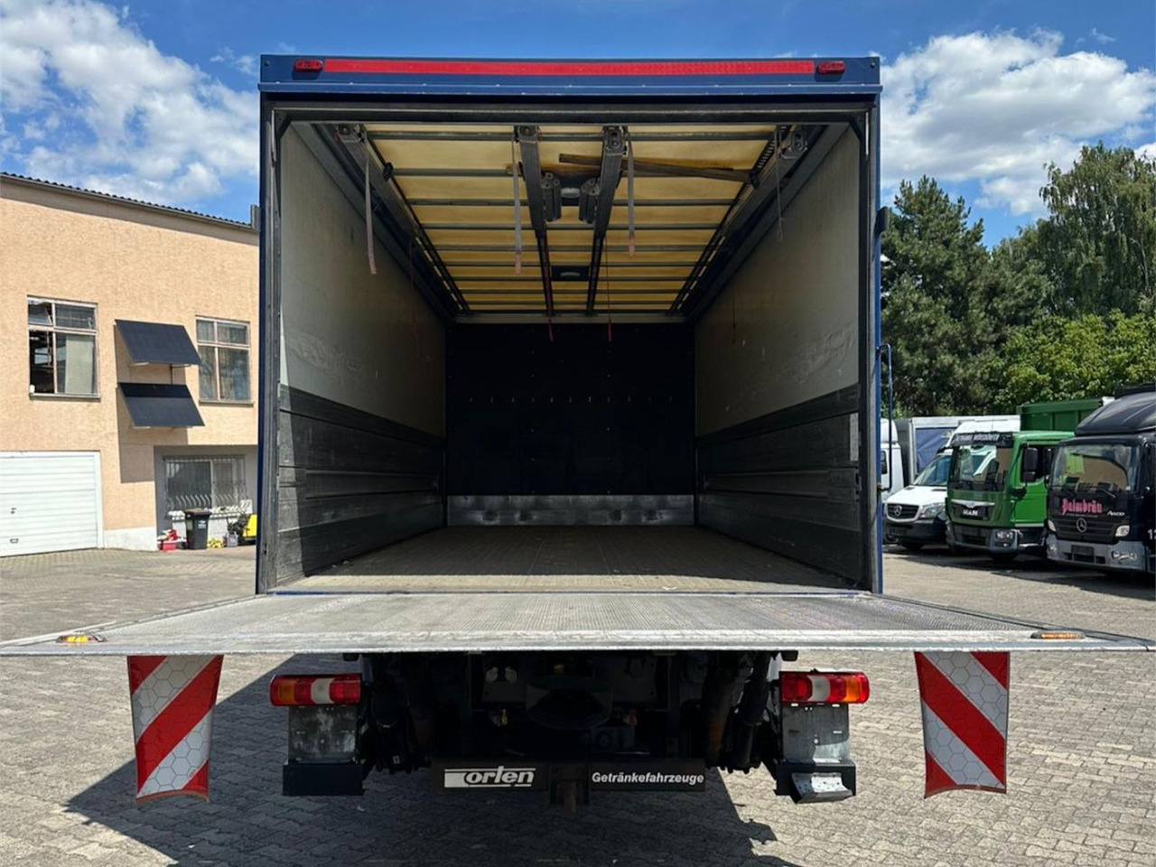 Mercedes-Benz Atego 1523/Klima/LBW/GT-Zertifiziert/2xAHK - Camion pentru transportul băuturilor: Foto 5 Mercedes-Benz Atego 1523/Klima/LBW/GT-Zertifiziert/2xAHK - Camion pentru transportul băuturilor: Foto 5